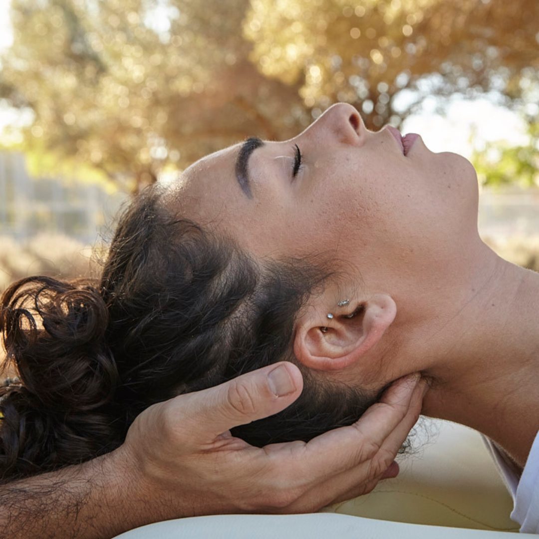 "head massage by antonio bellomo in mallorca"